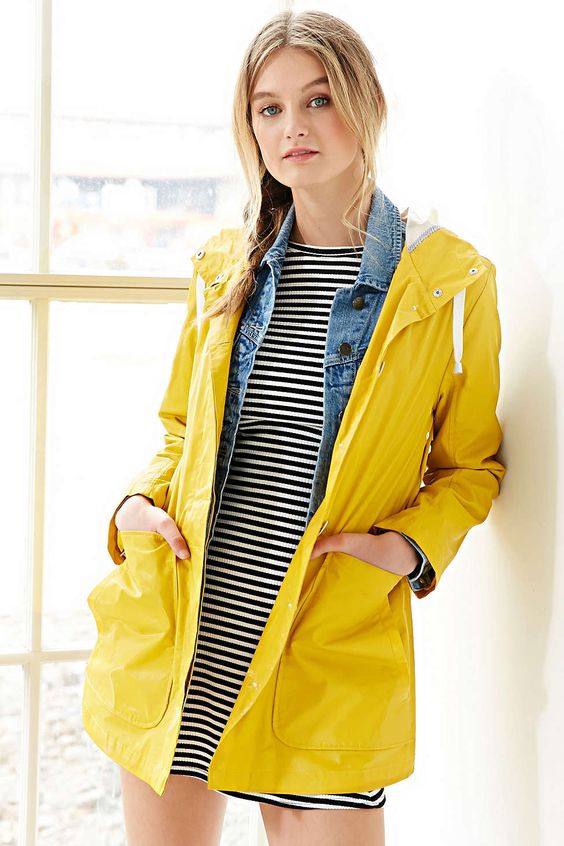 Trendy Ways to Wear a Rain Coat - Outfit Ideas