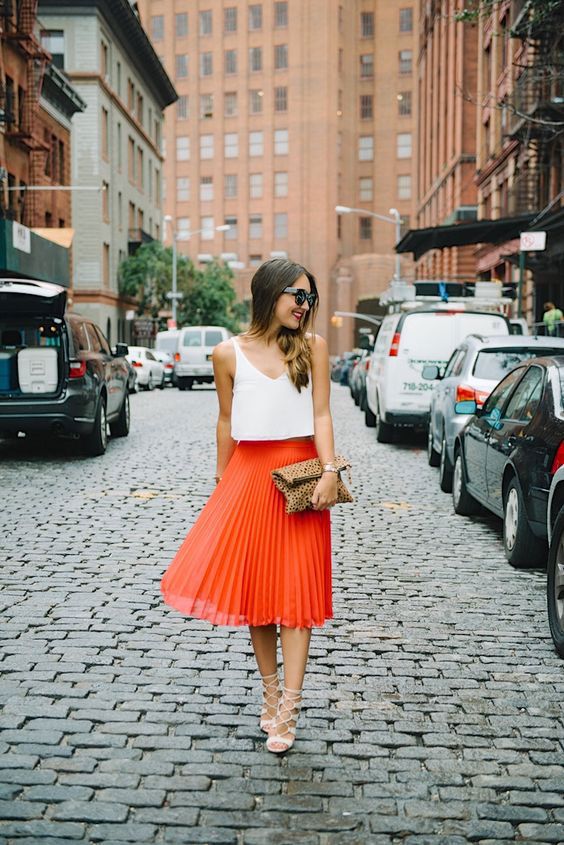 how-to-style-pleated-skirt-the-wardrobe-essential .