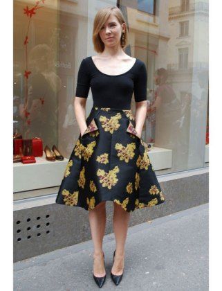 How to Wear a Full Skirt: 7 Modern Ways to Rock the Feminine Trend .
