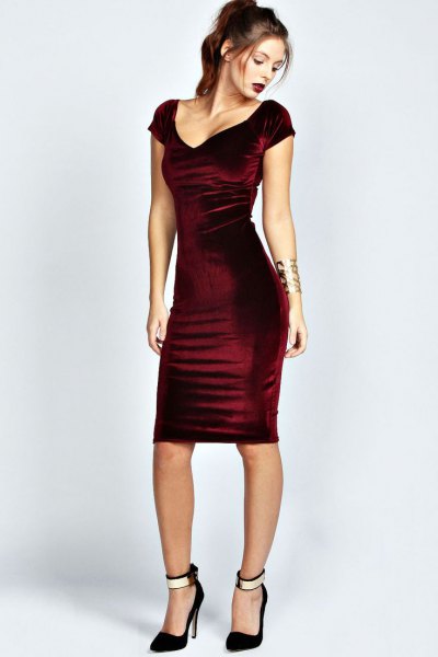How to Wear Velvet Bodycon Dress: 15 Amazing Outfits - FMag.c