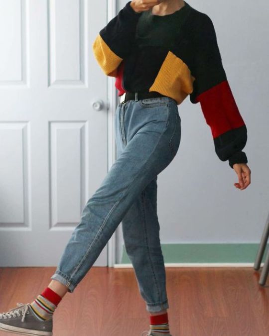 10 Different Ways To Style Mom Jeans - Society19 UK | Retro .