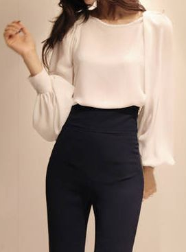 How to Wear White Chiffon Blouse in 2020 | Sleeve blouse outfit .