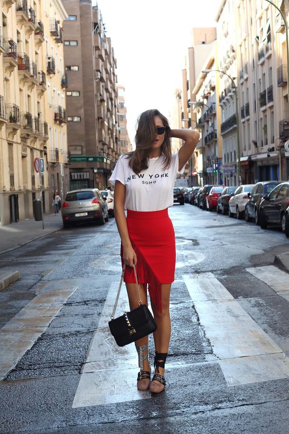 Lace-up red skirt