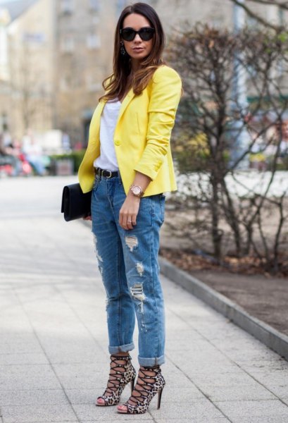 Lemon yellow blazer with boyfriend jeans with cuff