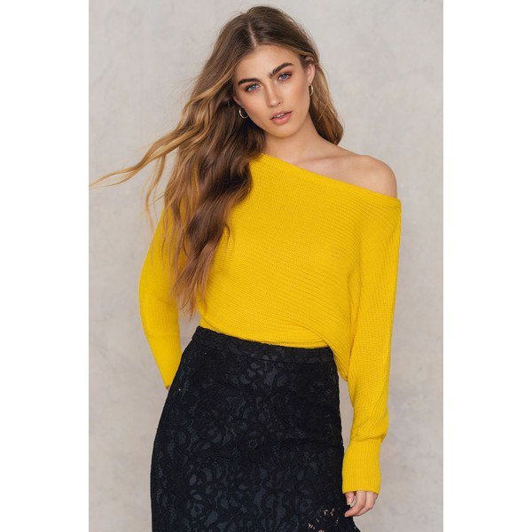 Lemon yellow off the shoulder knitted sweater lace skirt
