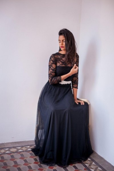 long flowing tulle skirt black lace top