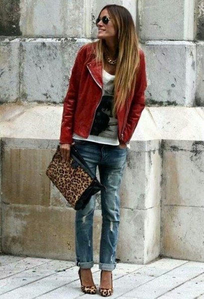maroon oversized leather jacket with white printed t-shirt and boyfriend jeans