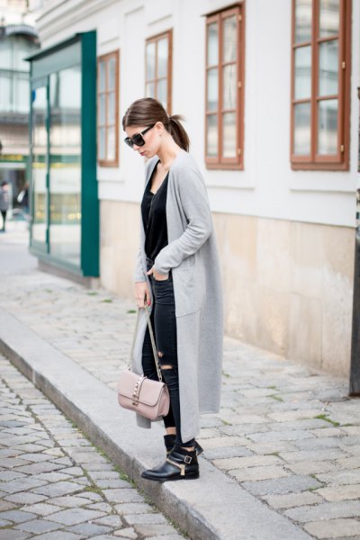 Maxi longline cashmere jacket with a completely black outfit