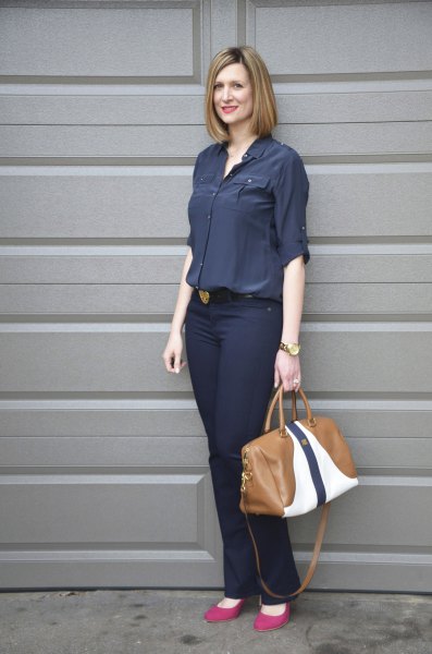 Dark blue shirt with buttons and slim fit jeans