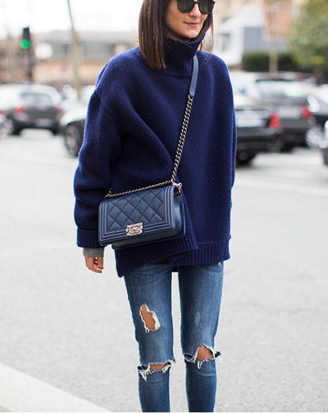 Dark blue turtleneck with ripped skinny jeans