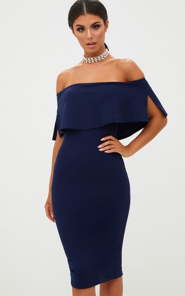 Strapless, figure-hugging midi dress with a silver choker necklace