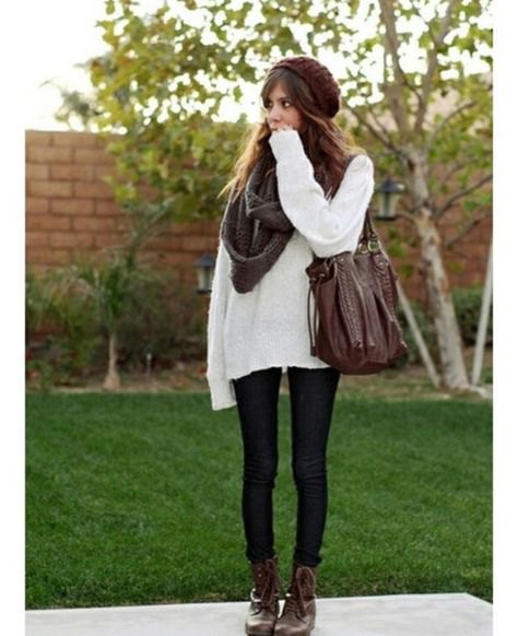 Oversized white sweater with a gray scarf and black skinny jeans