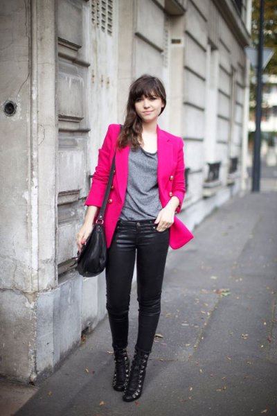 pink, slightly oversized blazer with gray t-shirt and leather pants