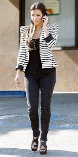 Striped blazer with puffed shoulders, tank top with scoop neckline and sandals