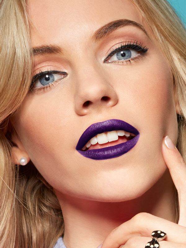 purple lipstick blond hair