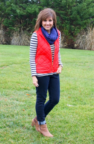 Quilted vest with blue scarf and brown leather heels