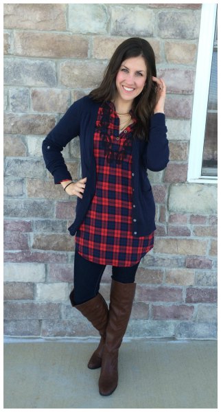 Checkered tunic in red and navy with a deep blue cardigan