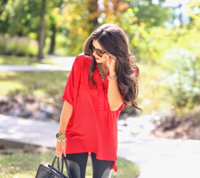 red tunic top with half sleeves and black leggings