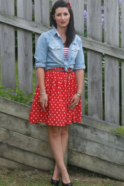 red pleated polka dot skirt knotted chambray shirt
