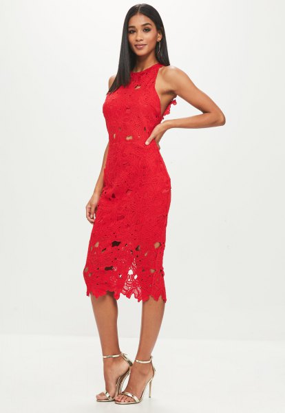 red sleeveless sheath dress made of midi lace
