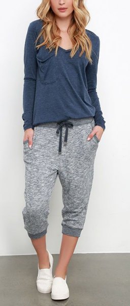 Long-sleeved T-shirt with a relaxed fit and lightly mottled, short-cut jogger sweatpants