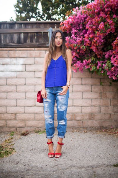royal blue vest top boyfriend jeans red straps with open toes