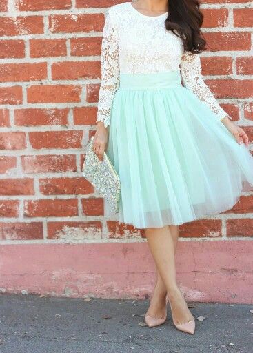 Ligth green mint tulle skirt, lace crop top. | Pretty dresses .