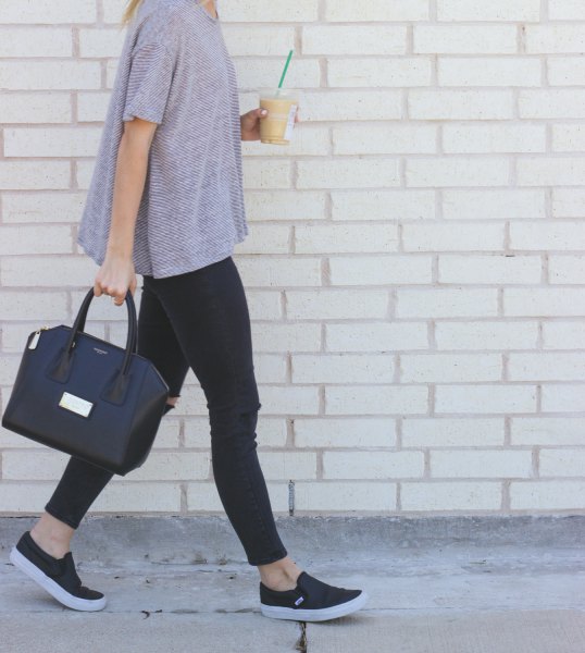 gray sweater leggings with short sleeves, black leather trainers