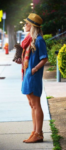 Straw hat with a blue denim dress and short suede boots