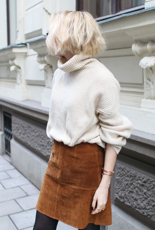 oversized sweater made of suede skirt