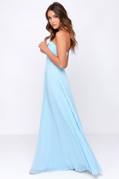 Floor-length dress made of chiffon with a sweetheart neckline