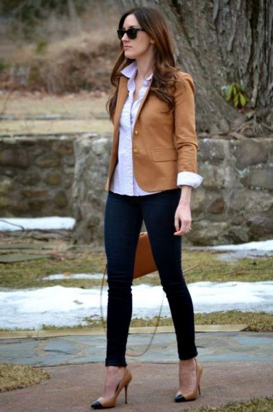 Light brown blazer with white shirt and black ankle jeans