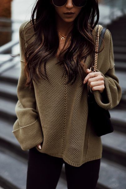 V-neck sweater brown and black