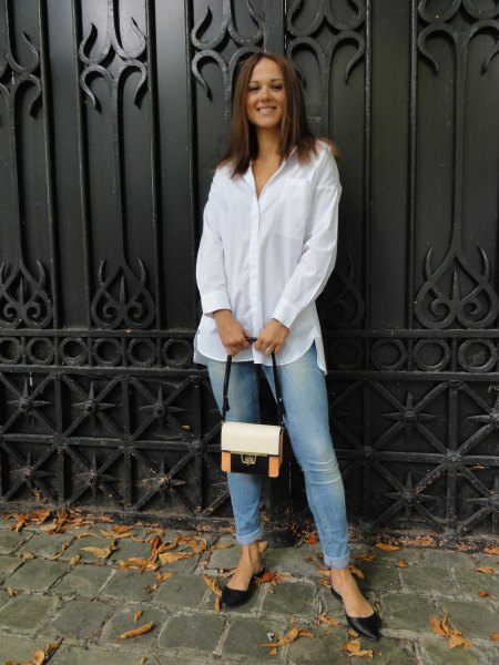 white shirt with buttons, light blue skinny jeans and black flats