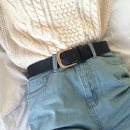 white knitted sweater with belt and mom jeans shorts with belt