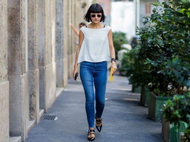 white skinny jeans with chiffon cap sleeves