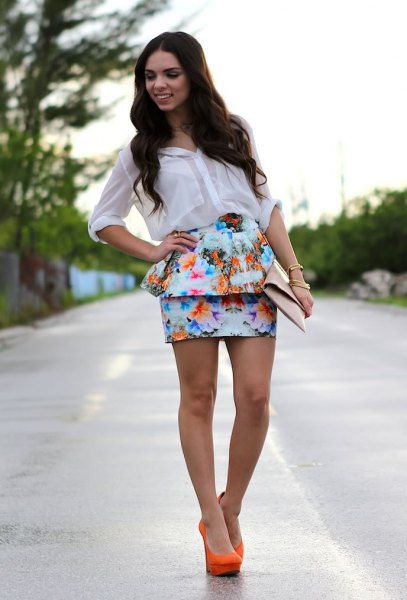 Flower mini skirt made of white chiffon shirt