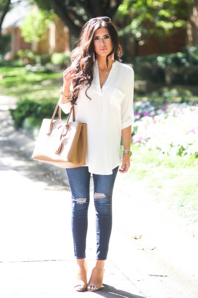white chiffon tunic top with short skinny jeans
