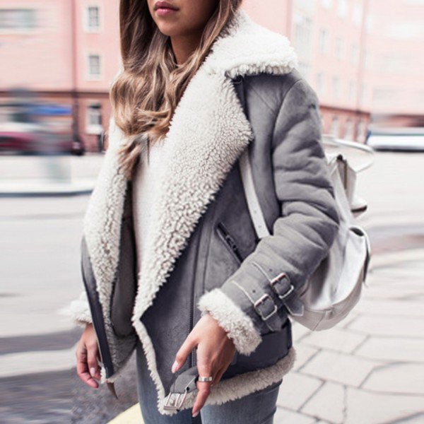 white suede biker jacket with faux fur collar and skinny jeans
