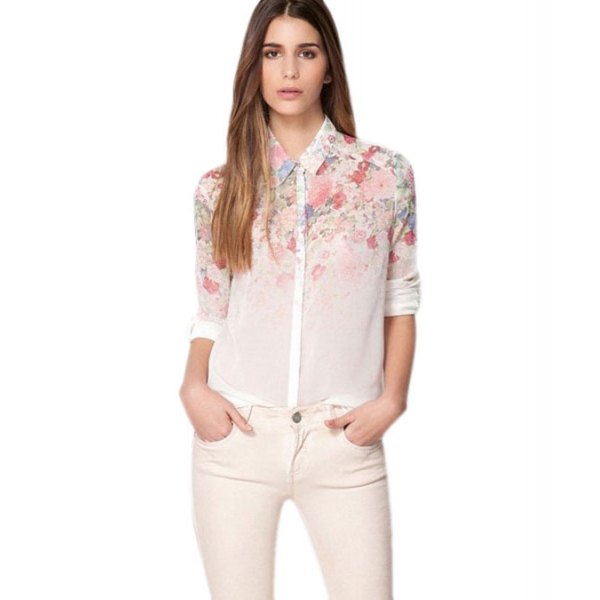 Skinny jeans made of a white chiffon shirt with a floral pattern