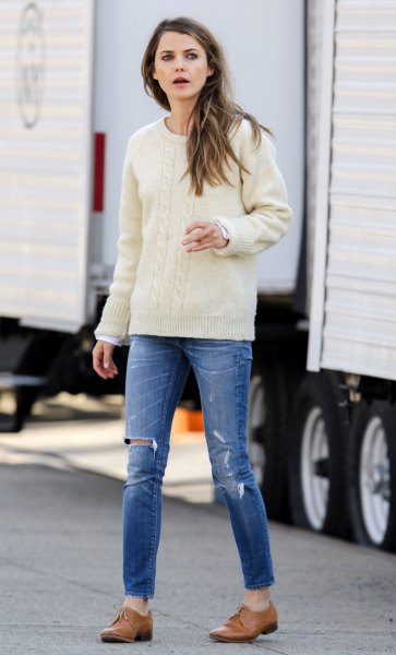 white knitted sweater jeans oxford shoes