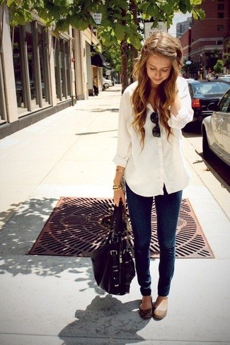 white linen boyfriend shirt with dark jeans and matte brown leather shoes with rounded toes