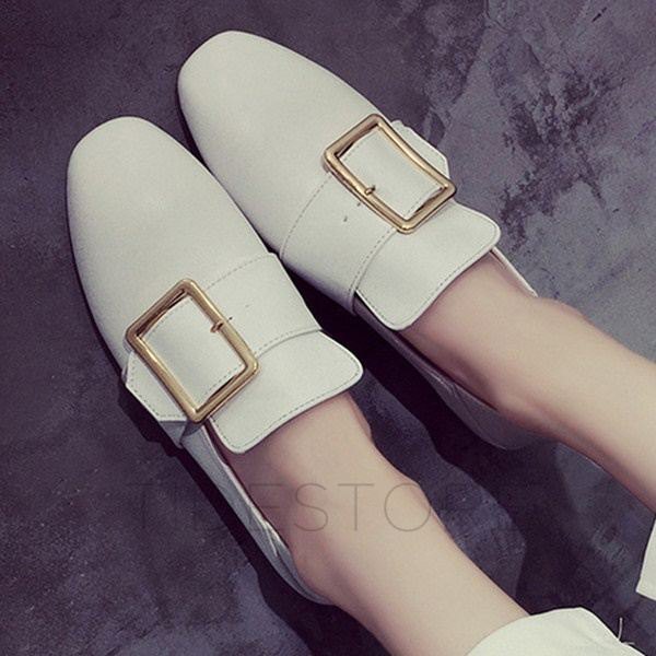 white loafers with linen pants with wide legs