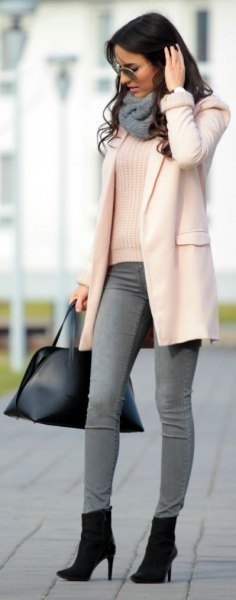 white ribbed sweater with gray skinny jeans and ankle boots with heels