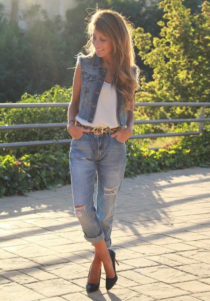 white tank top with blue tied boyfriend jeans