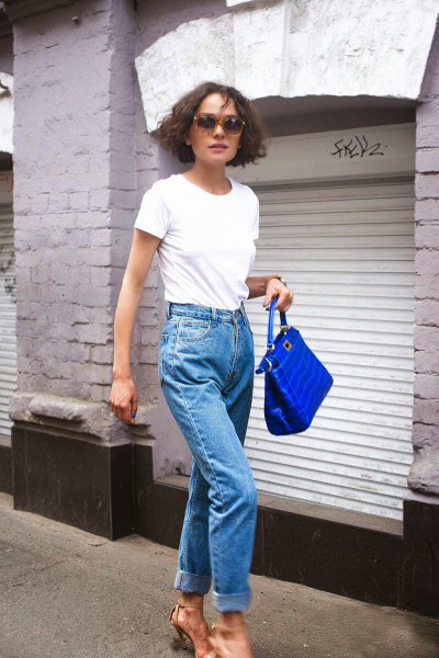 white t-shirt with mom jeans and blue wallet