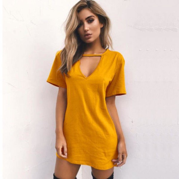 yellow neckline at the front T-shirt dress with overknee boots