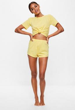 yellow knotted t-shirt with mini shorts