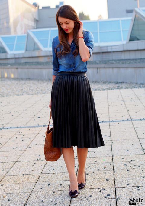 How To Style Black Pleated Skirt