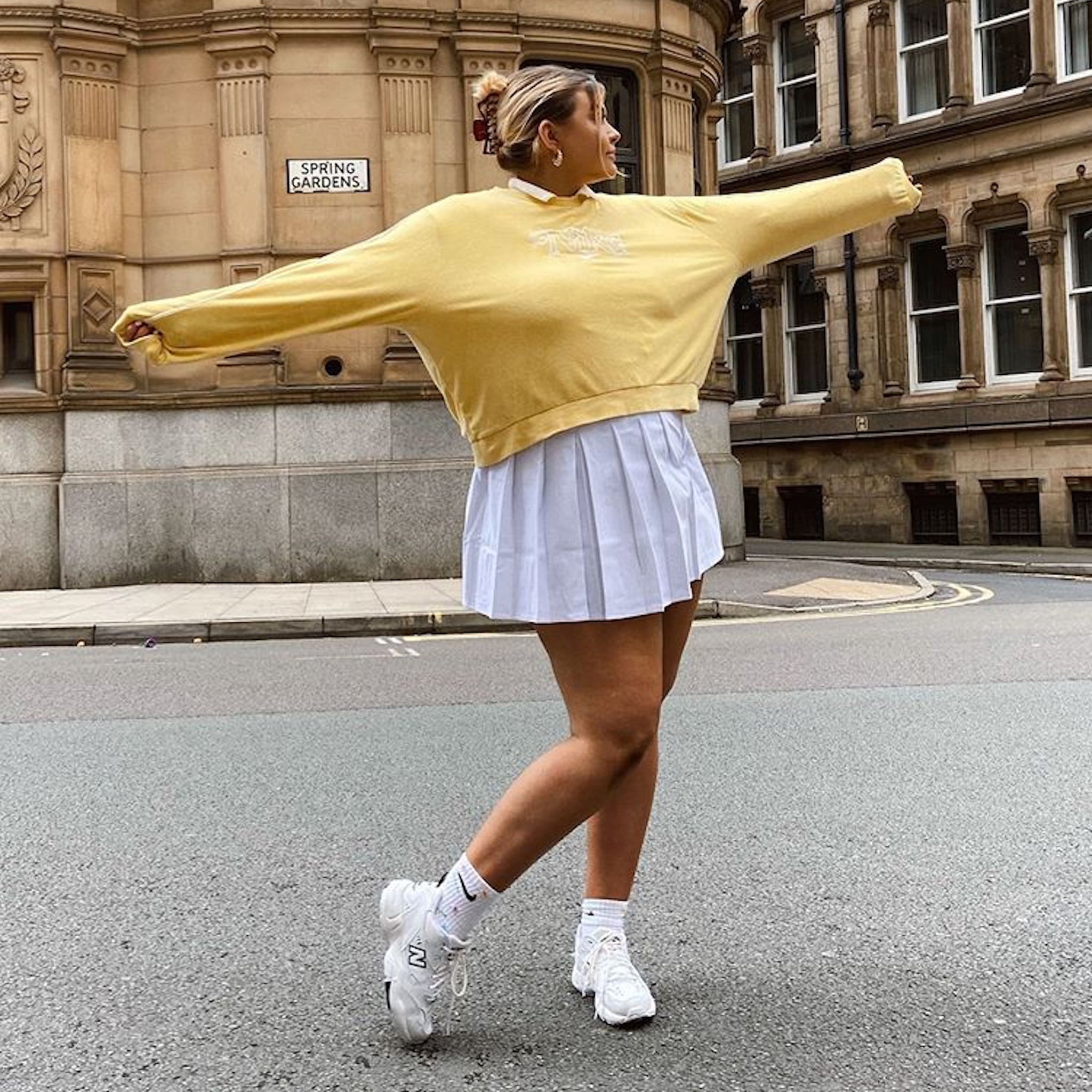 How To Style White Tennis Skirt